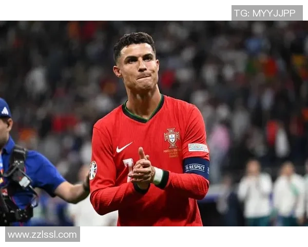 穿白色足球服的球星盘点 他们如何在赛场上闪耀光芒 穿白色足球服的球星盘点 他们如何在赛场上闪耀光芒