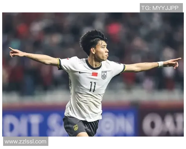 从年轻到成熟 足球巨星成长轨迹与巅峰对比分析